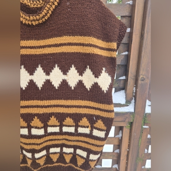 Vintage Hand Knit Vest - Picture 2 of 7